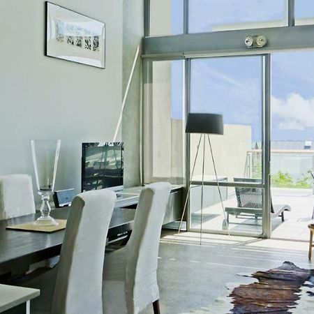 City Fringe Apartment With Sky Tower And City Views Оукланд Екстериор снимка
