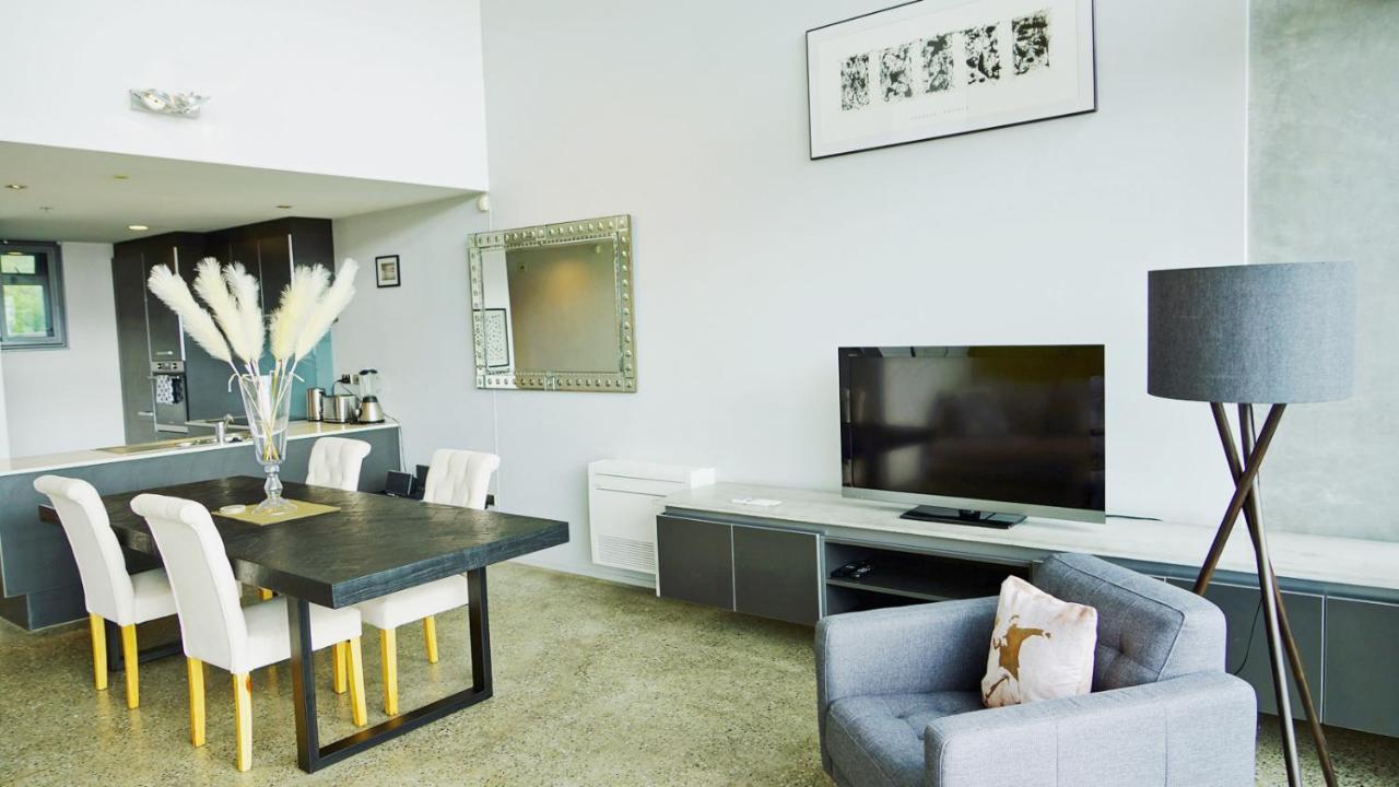 City Fringe Apartment With Sky Tower And City Views Оукланд Екстериор снимка