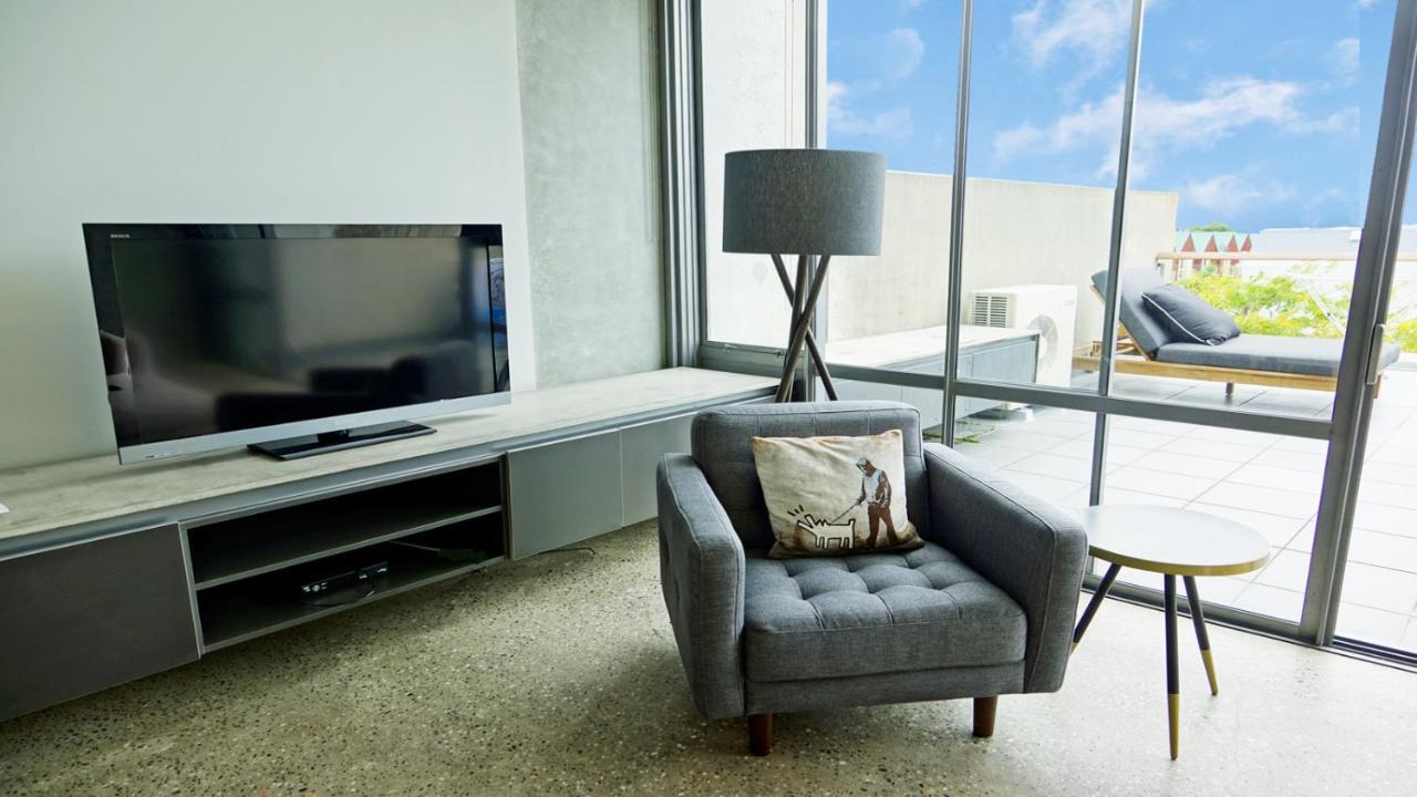 City Fringe Apartment With Sky Tower And City Views Оукланд Екстериор снимка