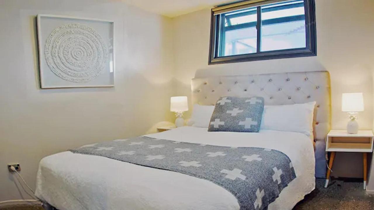 City Fringe Apartment With Sky Tower And City Views Оукланд Екстериор снимка